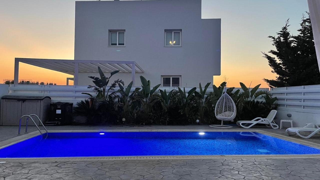 Villa Kolibri- Mythical Sands Paralimni Exterior foto